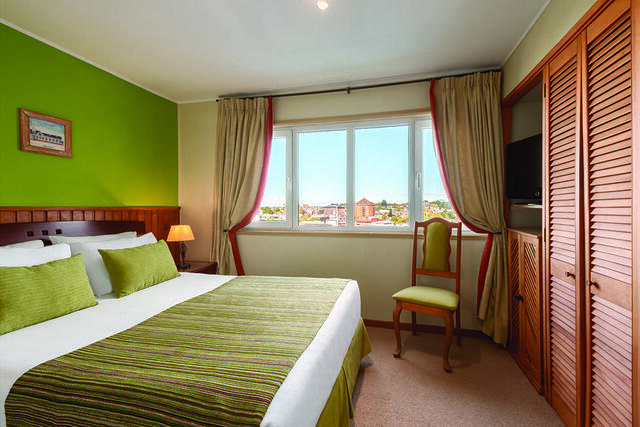 1-Queen-Guest-Room-1131600ok-87439595.jpg