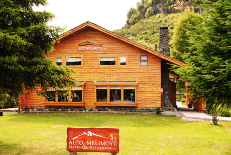 Alto Melimoyu Hotel