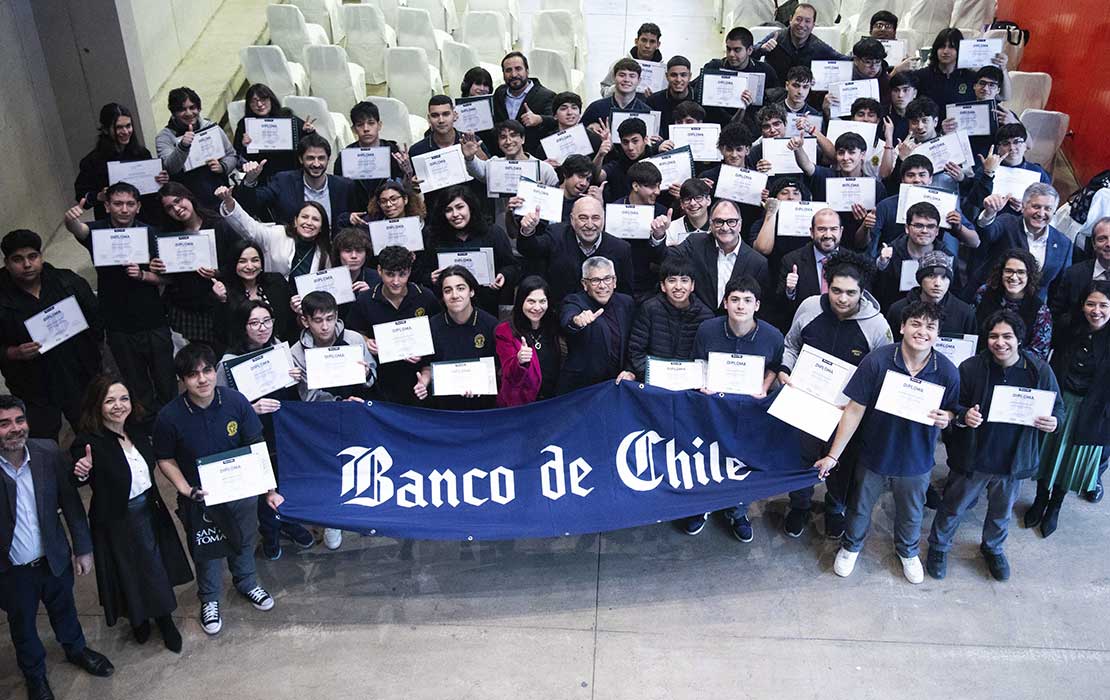 Compromiso TP de Banco de Chile: más de 600 estudiantes secundarios del país certificaron sus competencias en especialidades de alta empleabilidad imagen